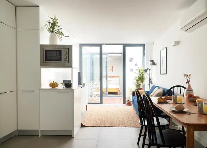 Charming House With Terrace In Lisbon.Wifi.