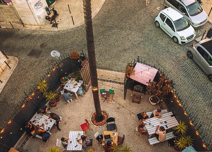Oasis Backpackers' Hostel Lisbon Cowork & Coliving